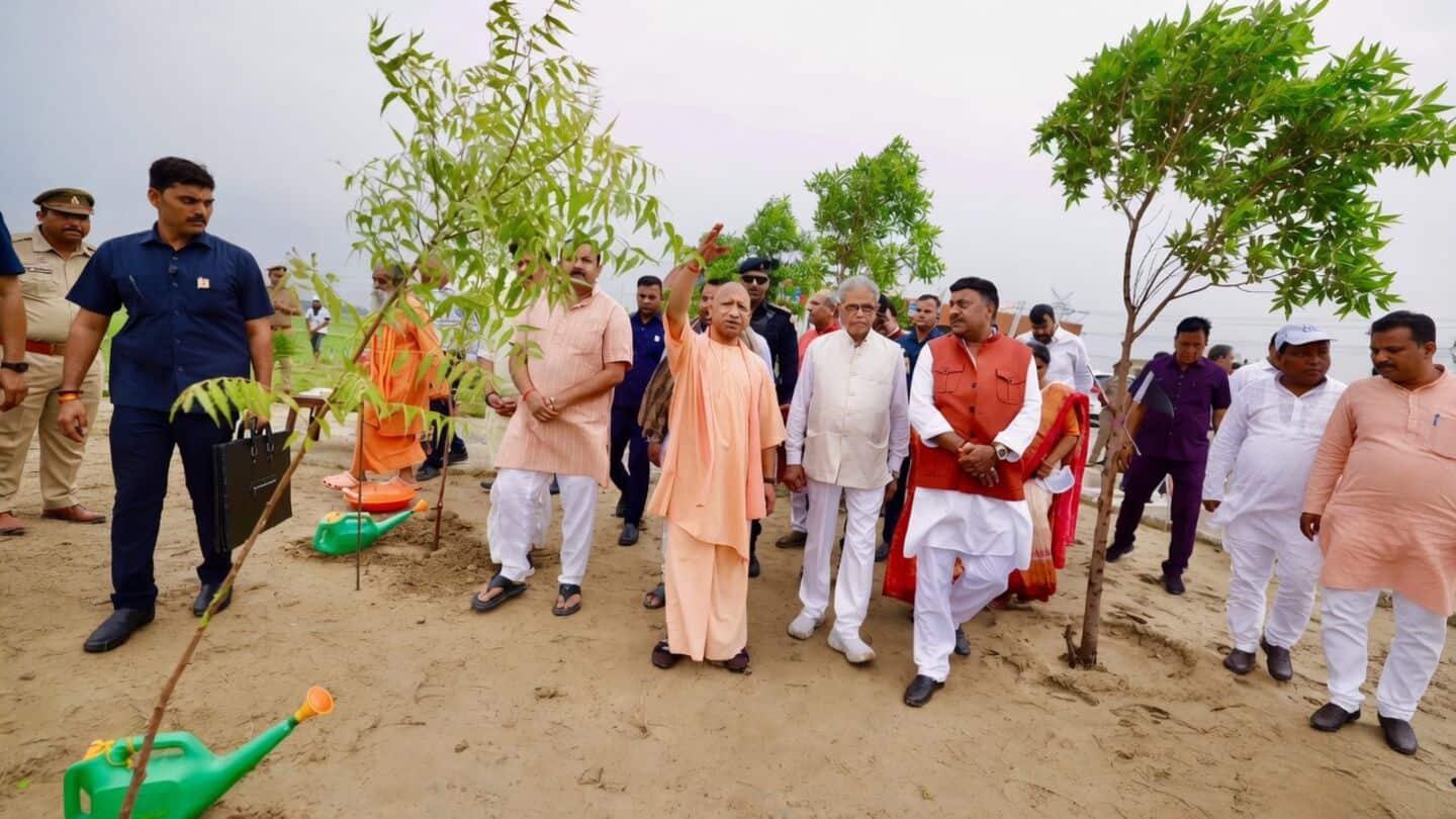 Yogi Adityanath launches drive in Gorakhpur to plant 35cr saplings