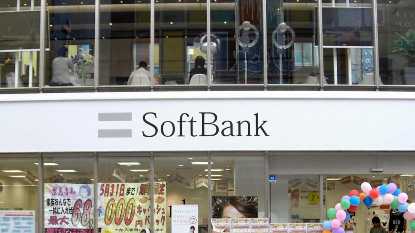 SoftBank shares fall 11.3% as global tech stocks slide