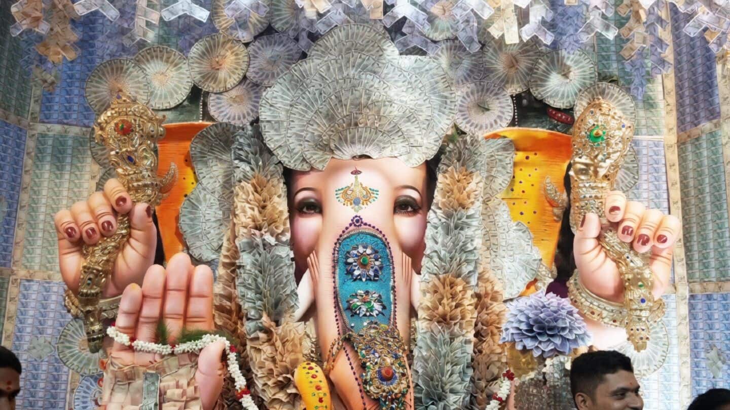 Palvancha sees 2 Ganesha idols adorned with ₹2.9cr currency notes