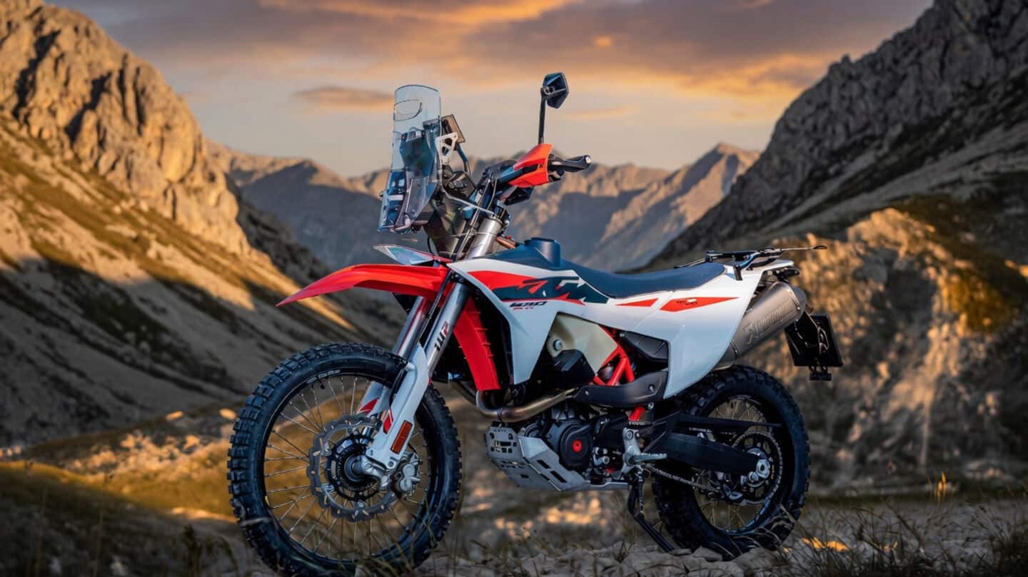 KTM unveils 2027 690 Rally with switchable dual front tanks