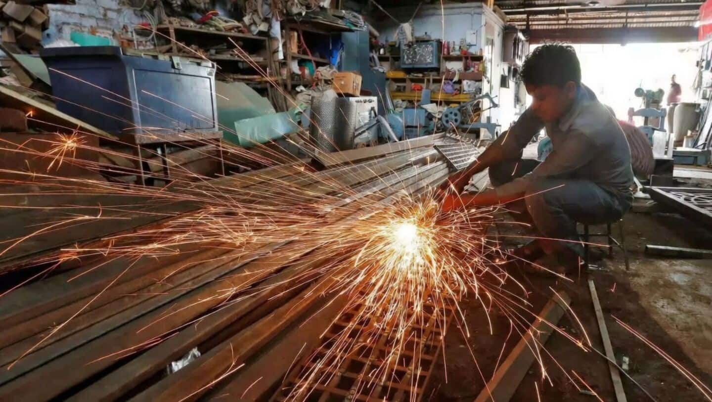 India raises commercial LPG supply to 70%, boosting factories