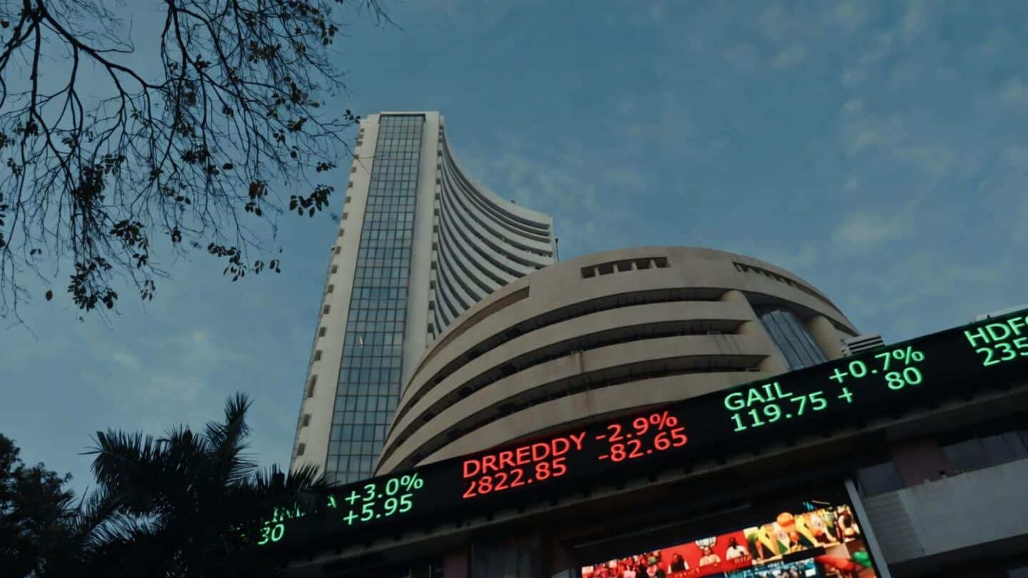Indian market Sensex recovers 268.72 points but remains 439 down