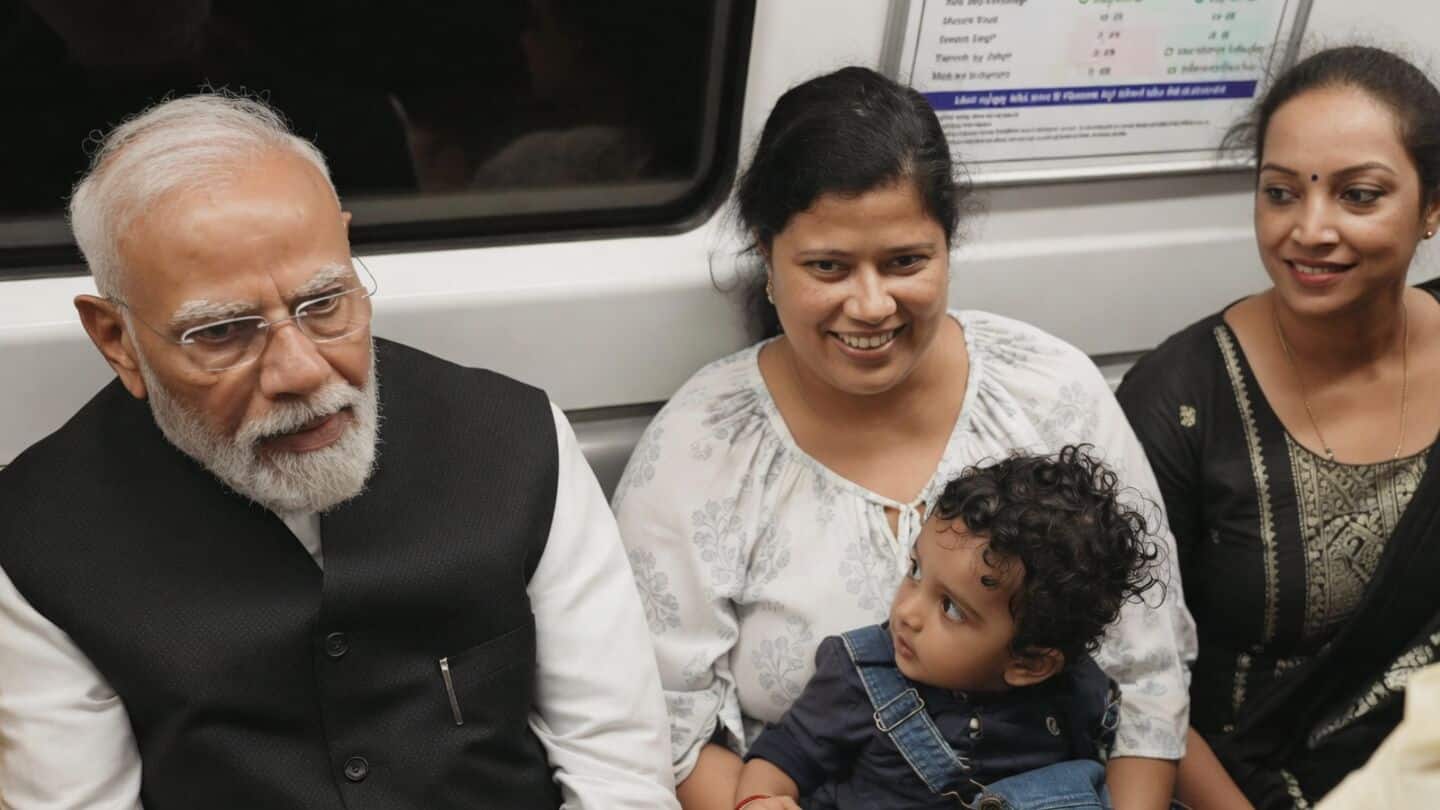 Prime Minister Narendra Modi takes Delhi Metro to SRCC centennial