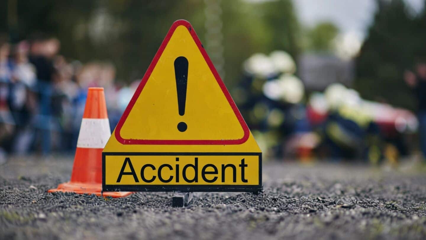 Four killed as tractor-trolley overturns on Sultanpur highway in Lucknow