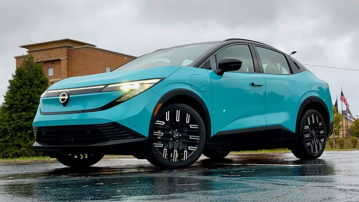 Nissan Leaf EV crossover unveiled with 303-mile range