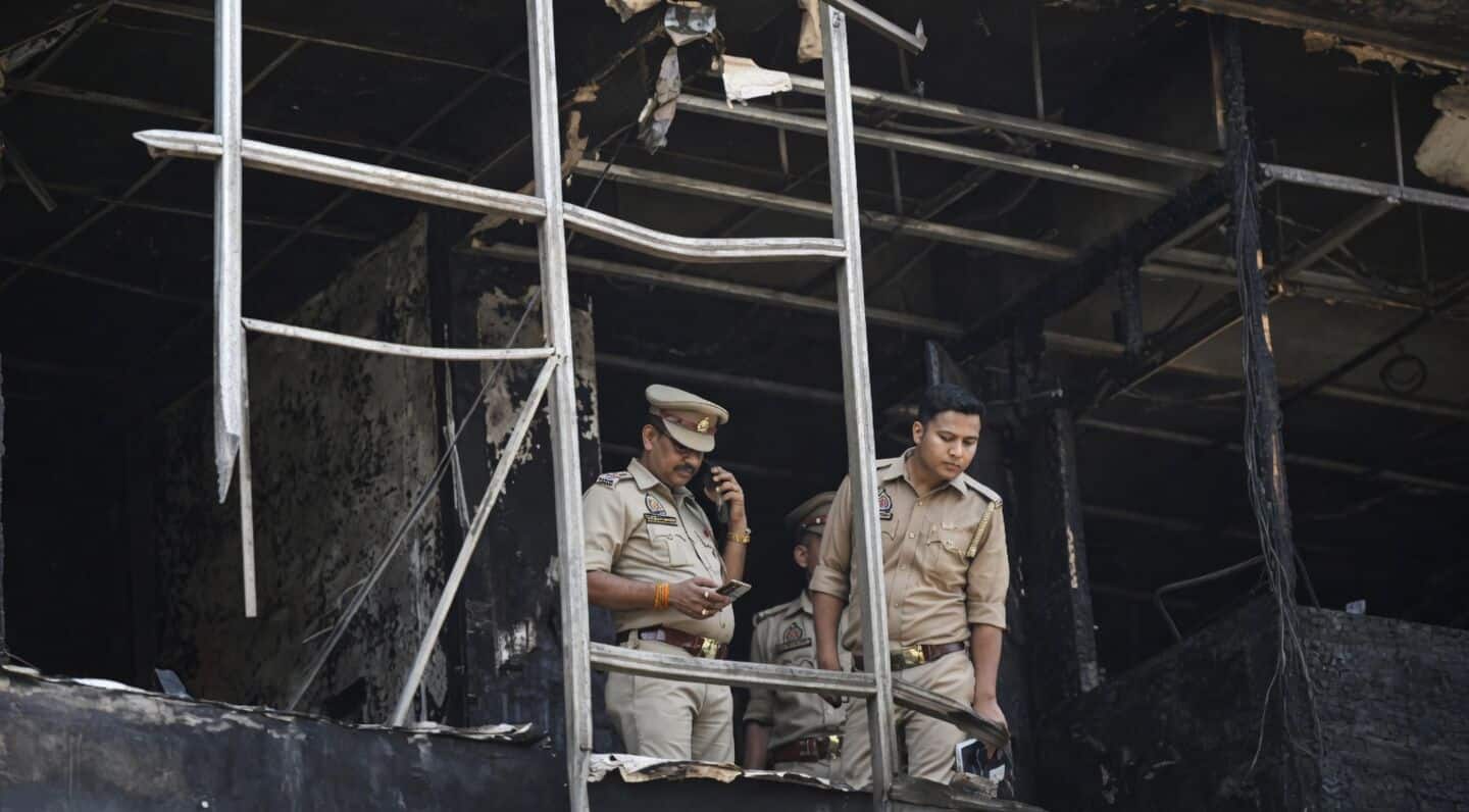 Aliganj fire in Lucknow kills 15 as SIT inspects site