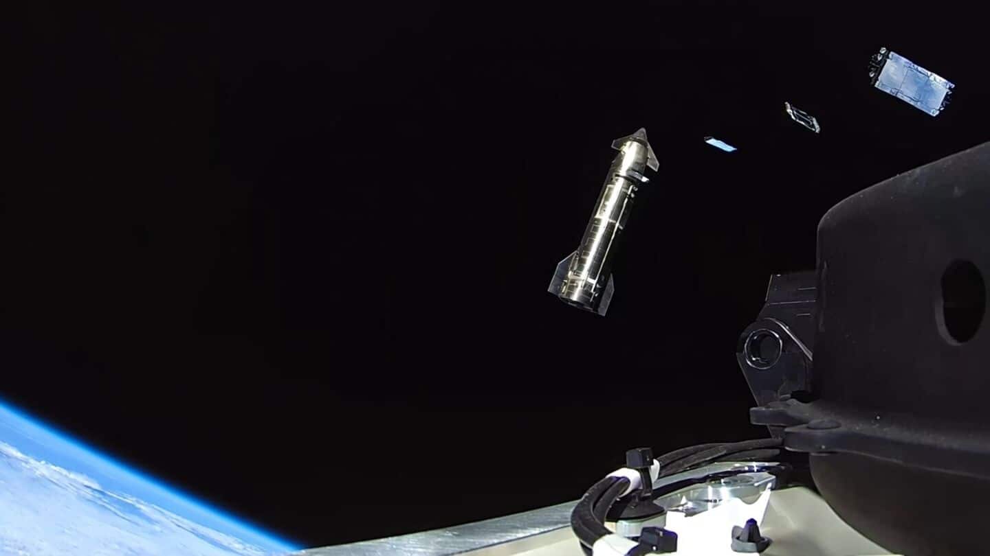 SpaceX publishes Starship video showing Starlink satellites released into orbit