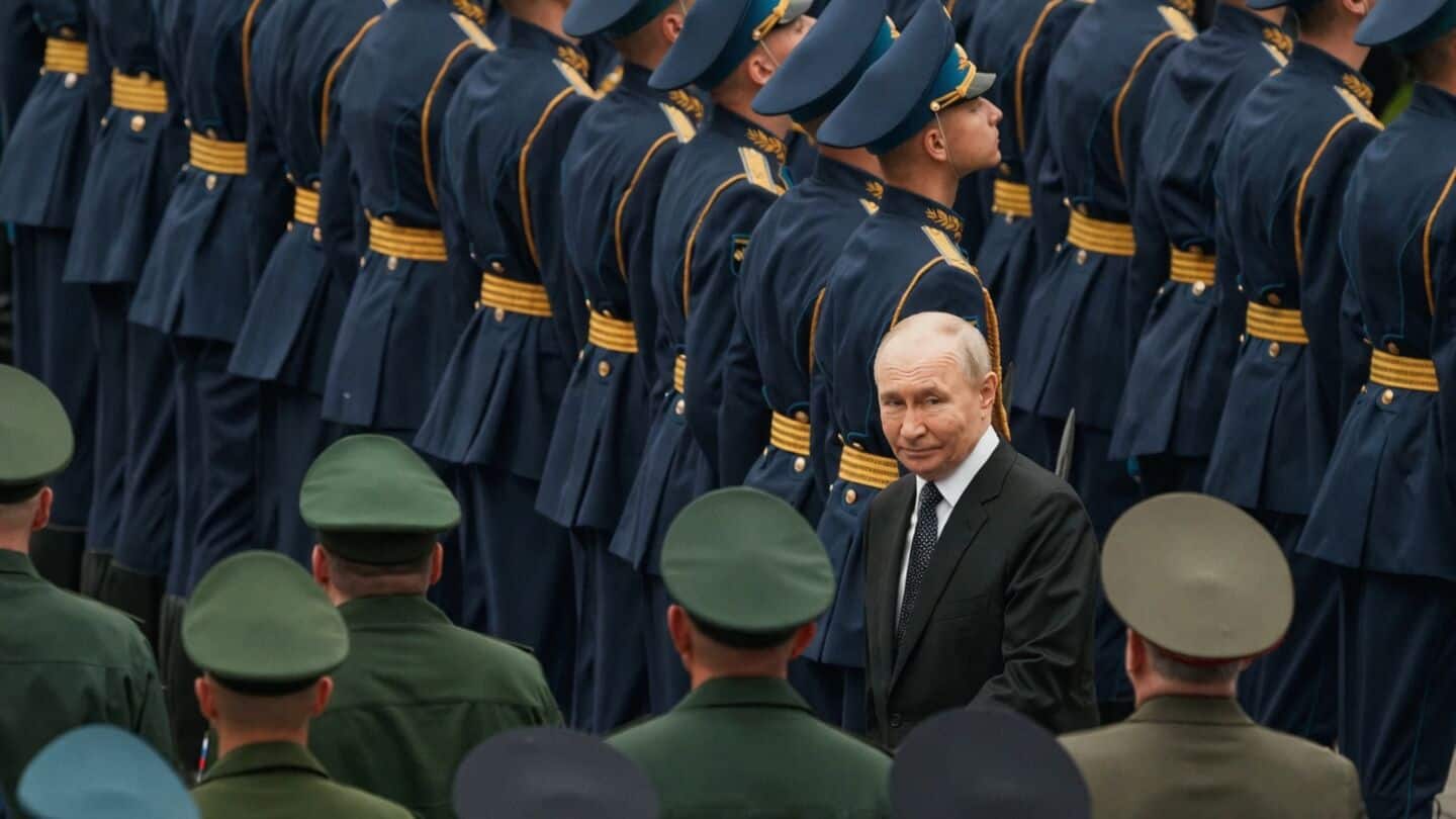 Russia steps up foreign recruitment, offering $26,000 via social media