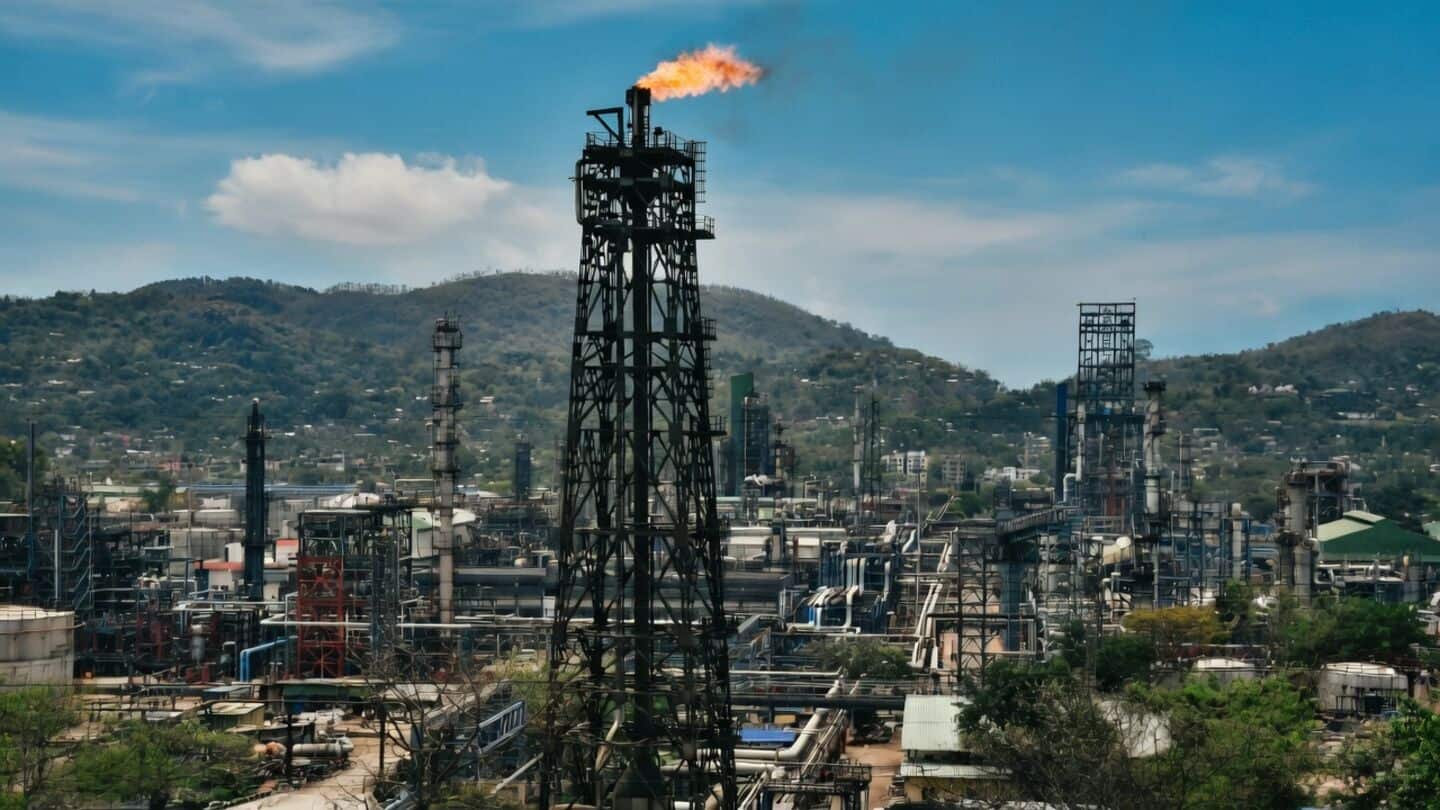 Brent crude tops $86 amid US Strait of Hormuz blockade