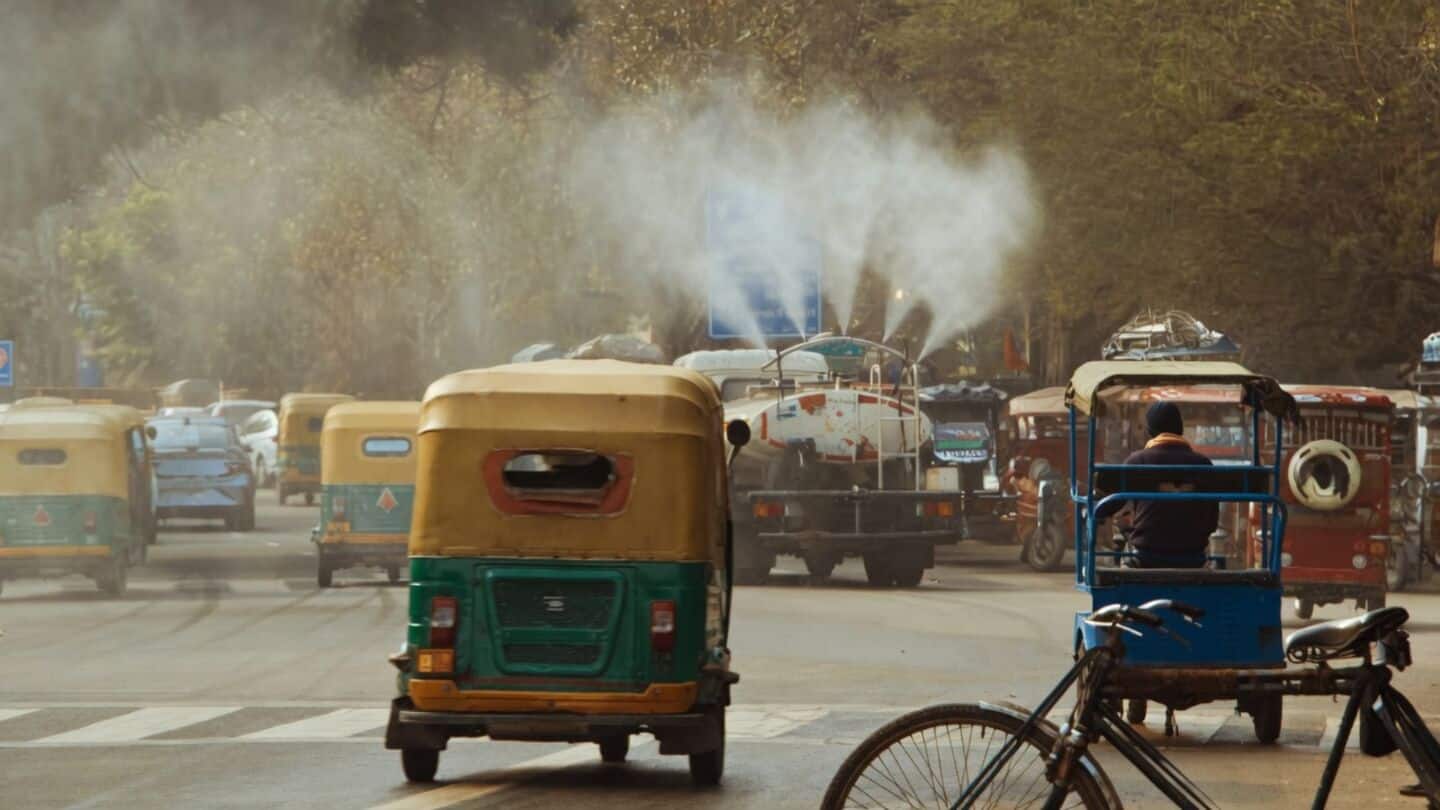 Delhi weather outlook: Light rain, chance of thunder, highs 34-36°C