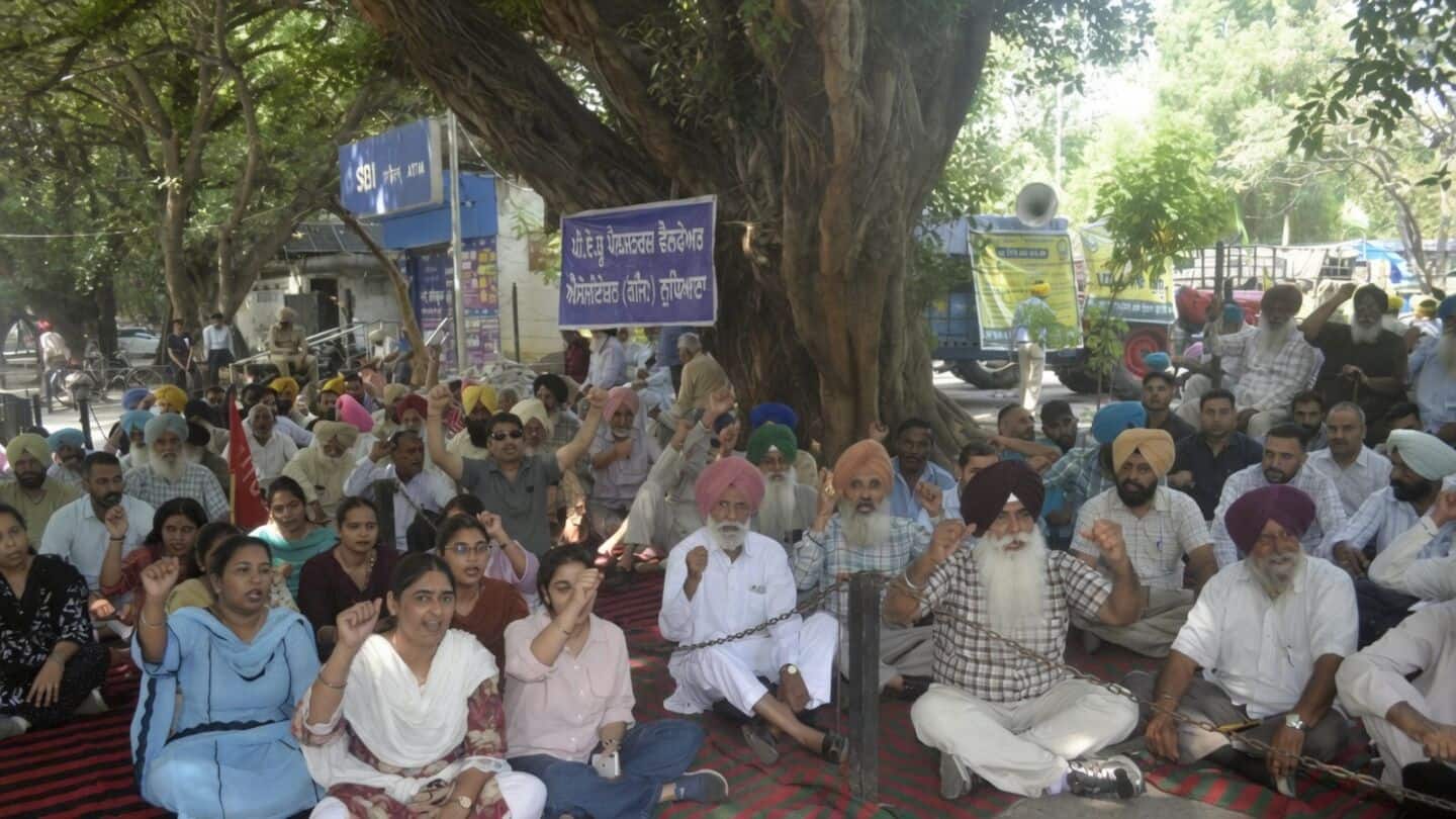 Punjab govt employees protest in Chandigarh over ₹14,191cr arrears