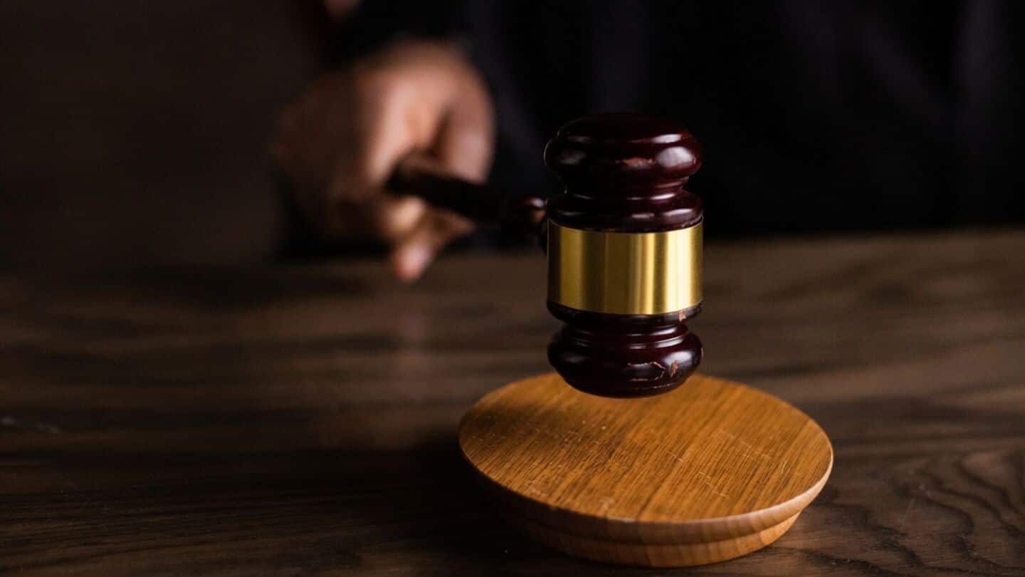 India orders hotels and restaurants to stop automatic service charges