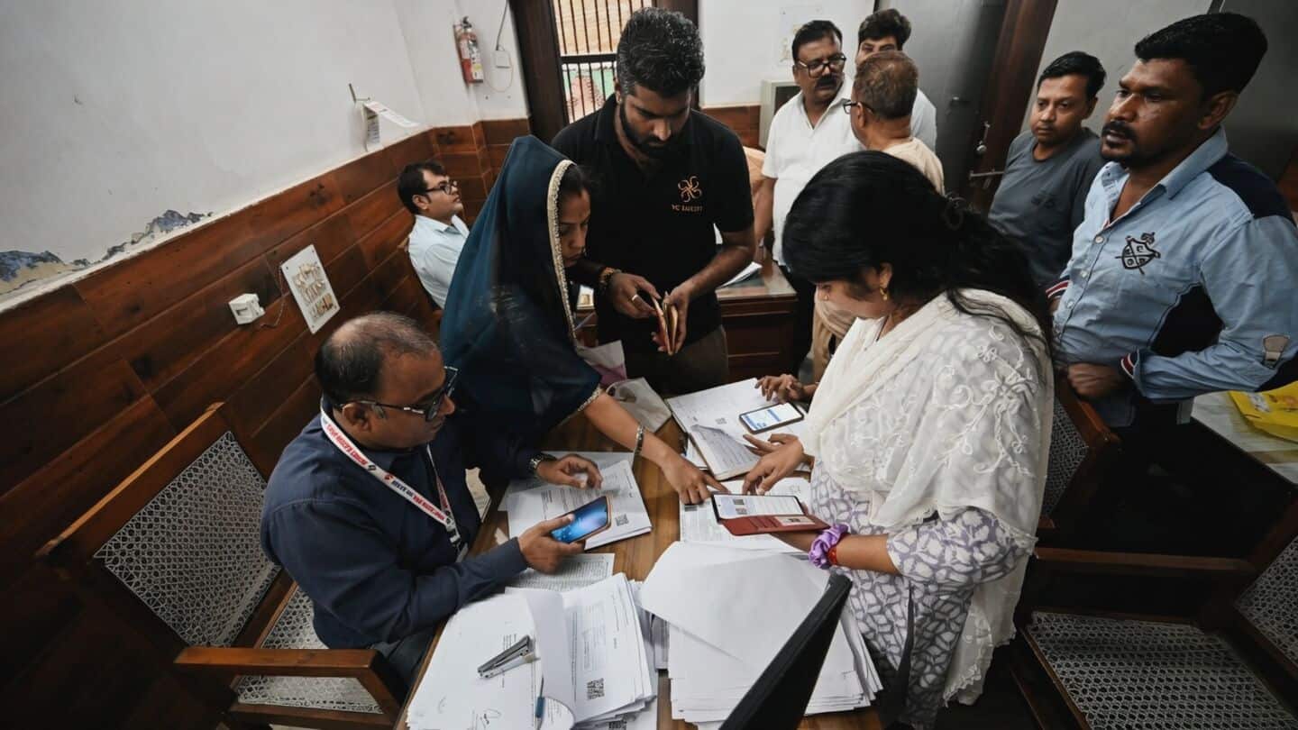 Delhi election office notifies nearly 3.31 million before SC hearing