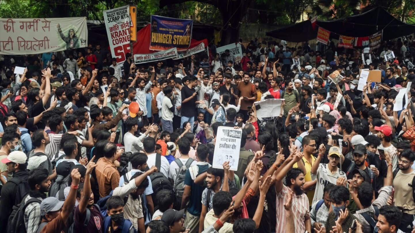 Centre and CJP negotiations stall amid NEET leak protests