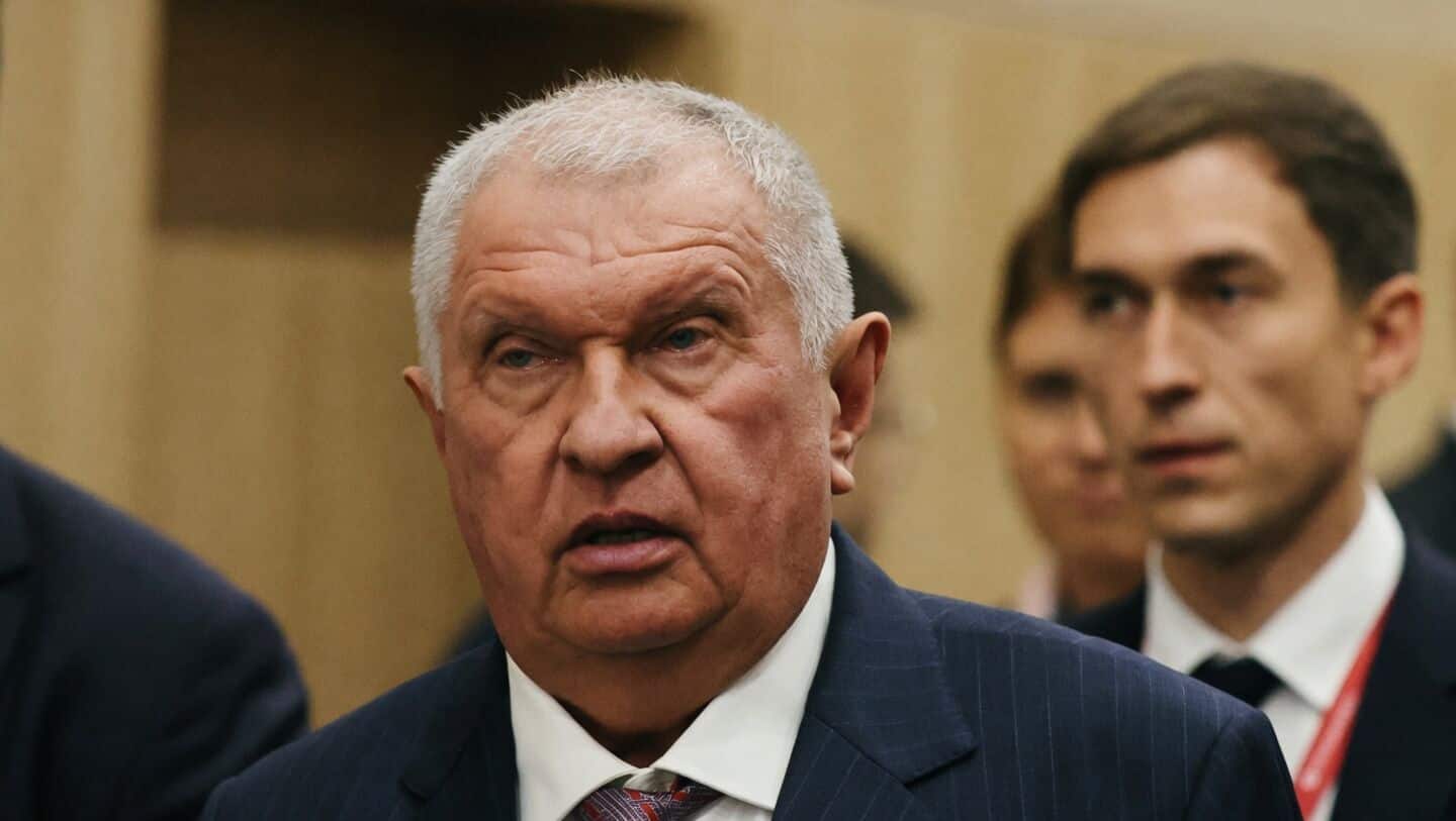 Rosneft reassures India and China of stable oil supplies