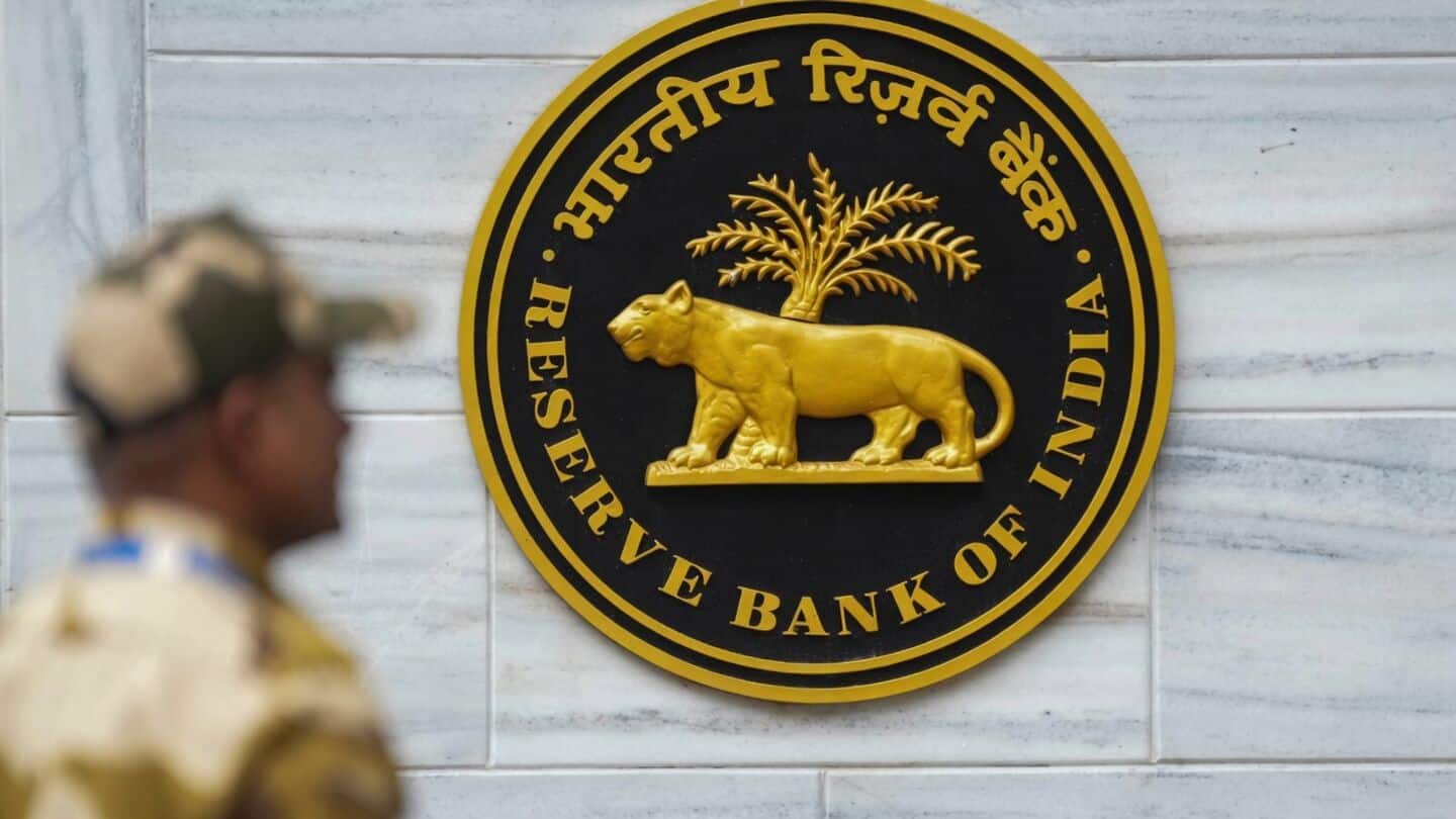 RBI dollar swap scheme nets $136.4 billion, reserves rise
