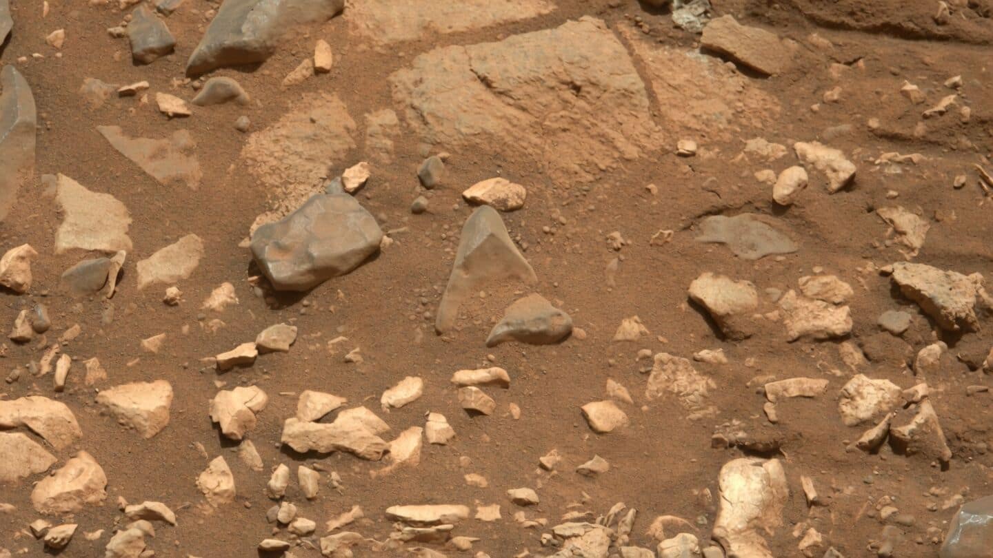 NASA forms Martian dust group to set astronaut exposure limit
