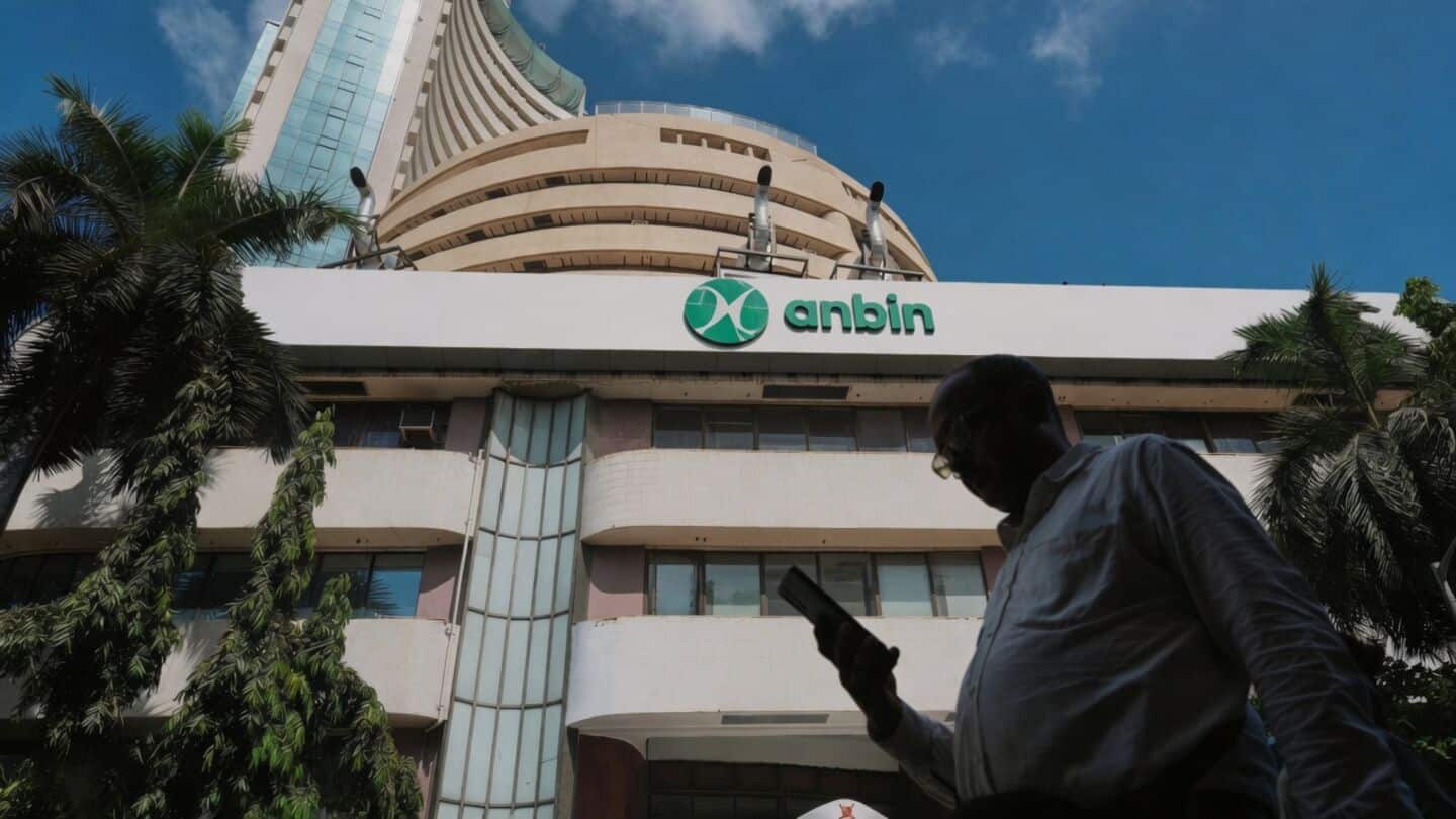 Sensex jumps 545.89 points as IT stocks lift Indian market