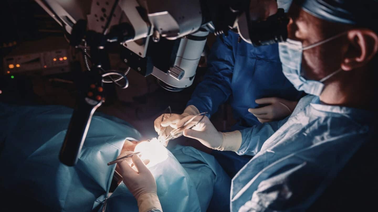 AI aids London surgeons in restoring Rhys Hibbert's eyesight