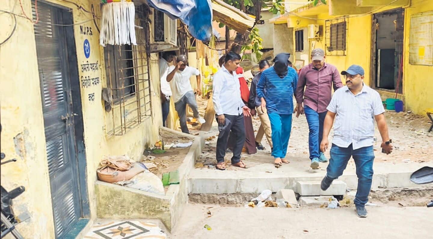 Jayan Shivanandan Nair kills man outside Mumbra school, injures 2