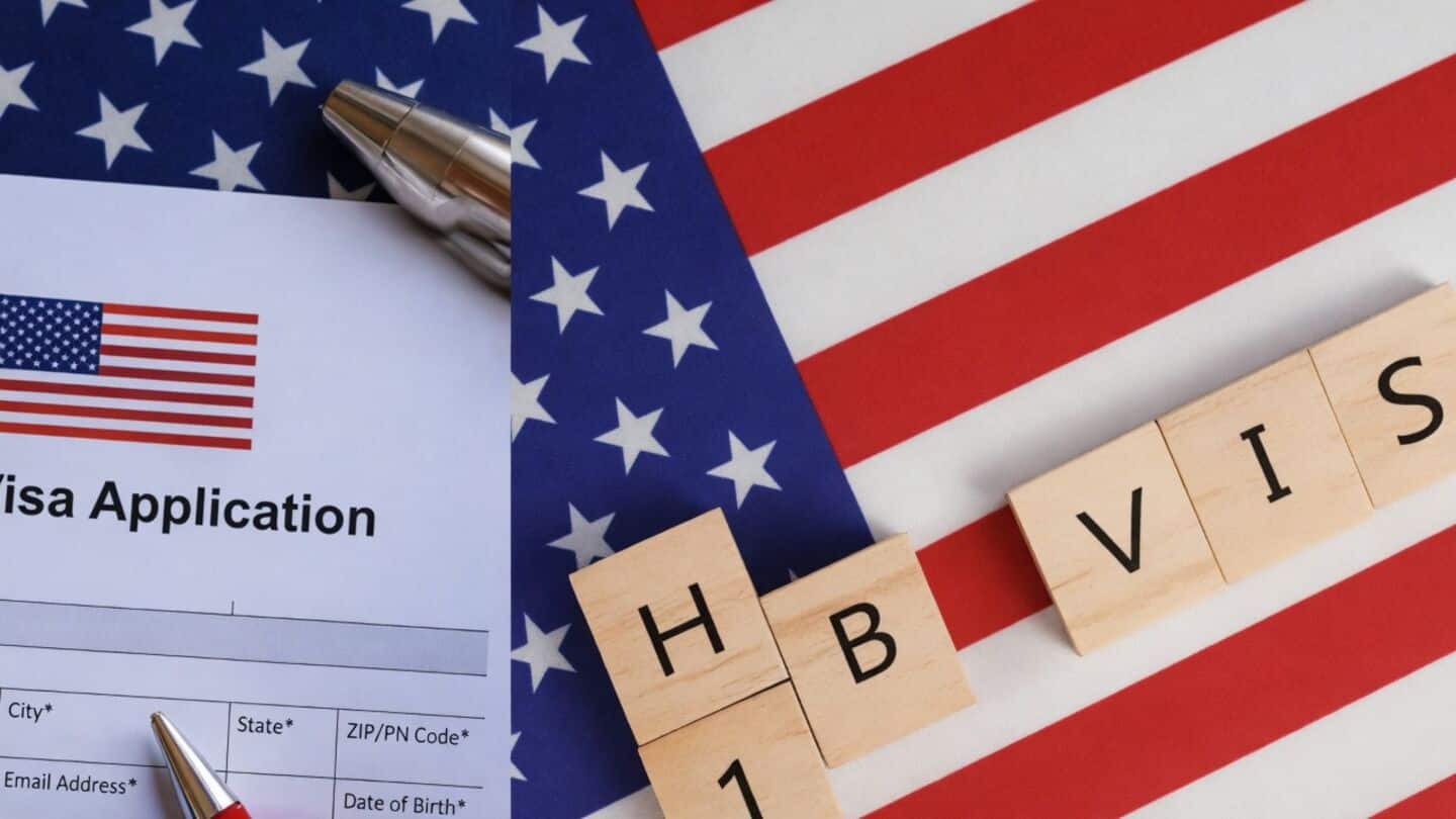 US plans fees for extending H-1B and L-1 visas