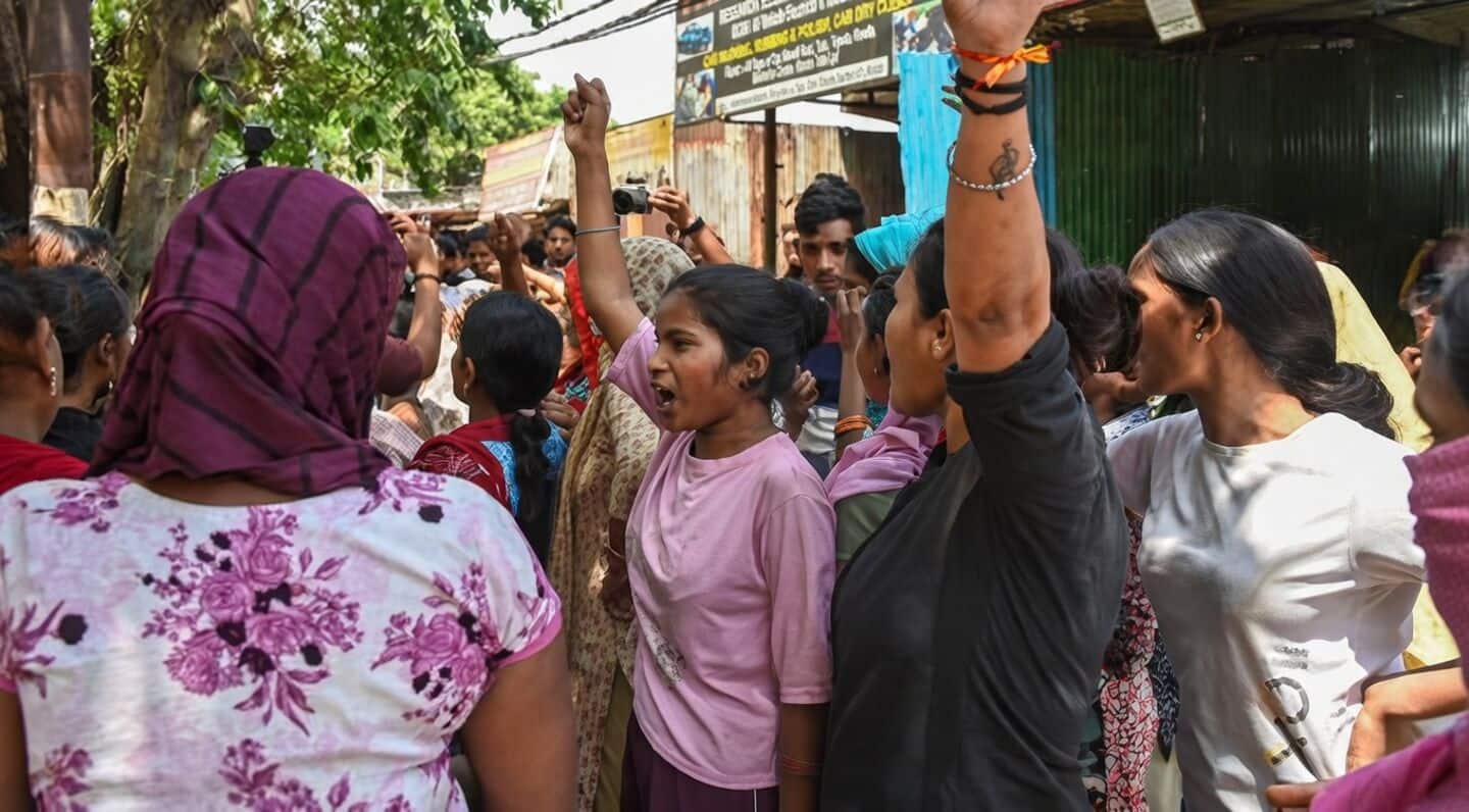 Noida domestic workers block Cleo County entrance, demand uniform pay