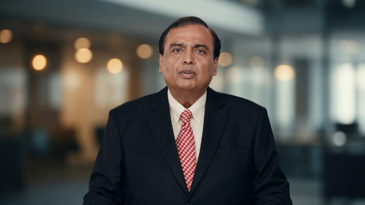 Mukesh Ambani urges unity to develop India by 2047