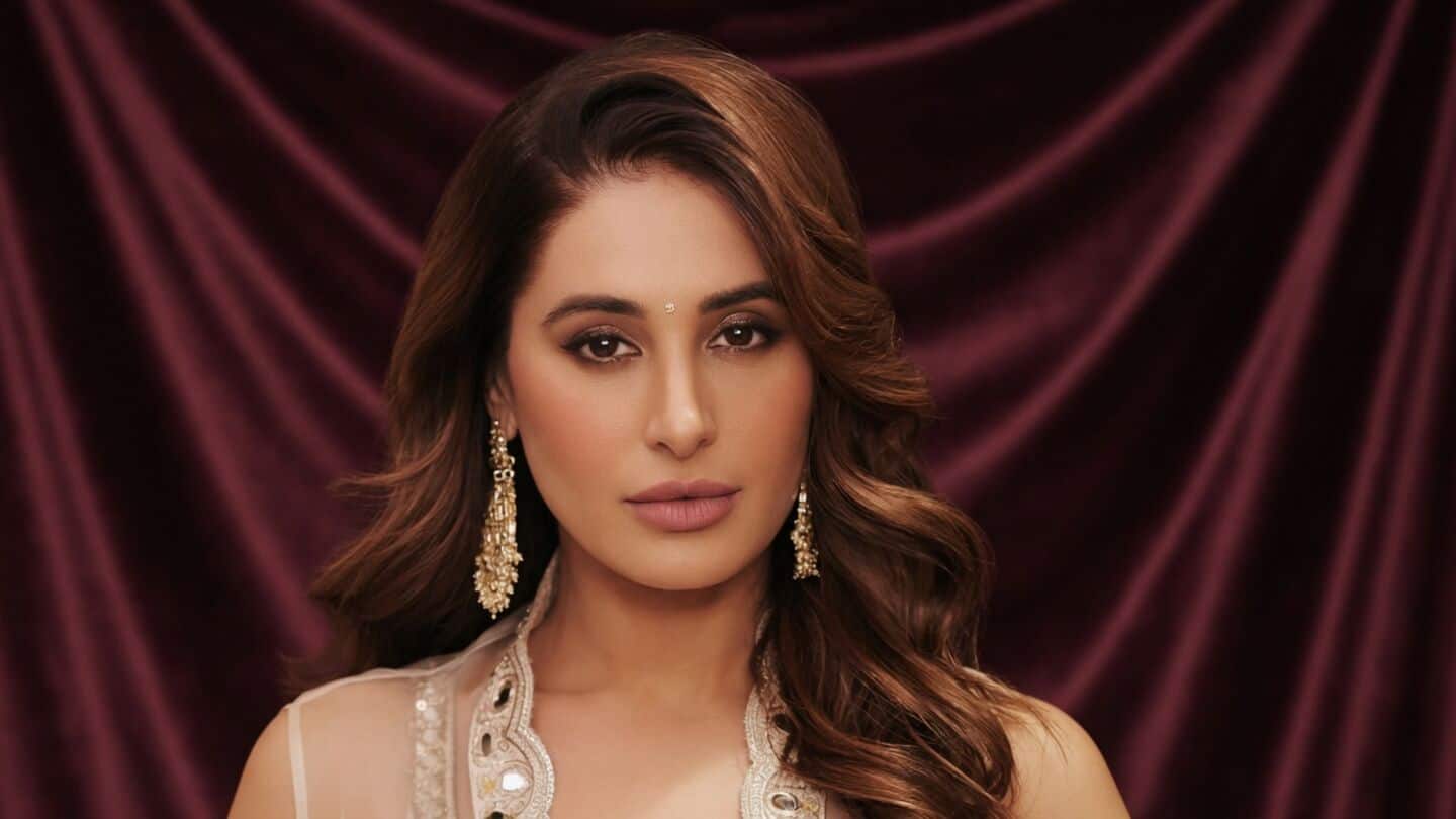 Fakhri makes Telugu debut in 'Nenu Ready' directed by Rao