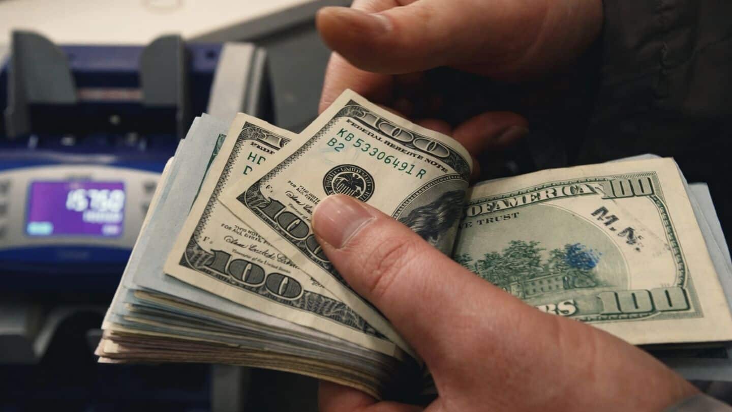 India forex reserves fell to $757.455 billion after RBI intervention