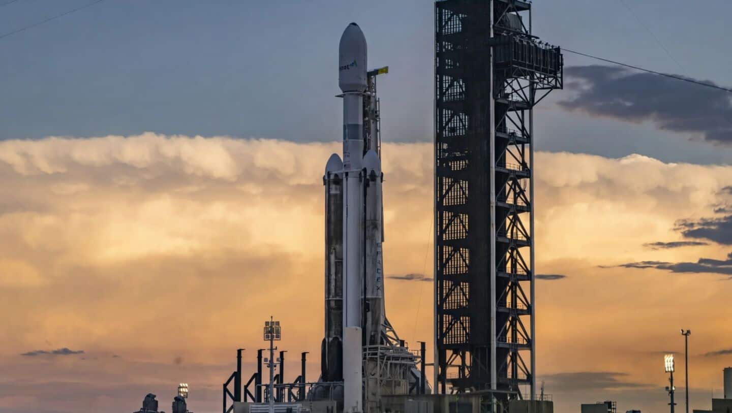 SpaceX scrubs Falcon Heavy ViaSat-3 F3 at Kennedy Space Center
