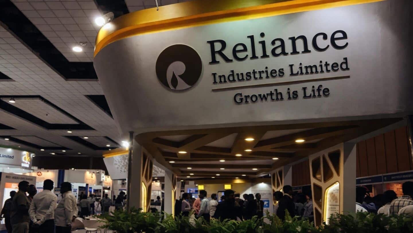 Reliance Brands sales jump 45% to 3,494cr, losses halved