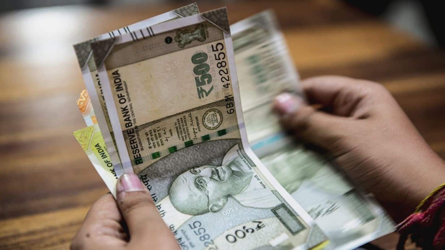 Rupee briefly recovers to 96.51 vs USD on RBI speculation