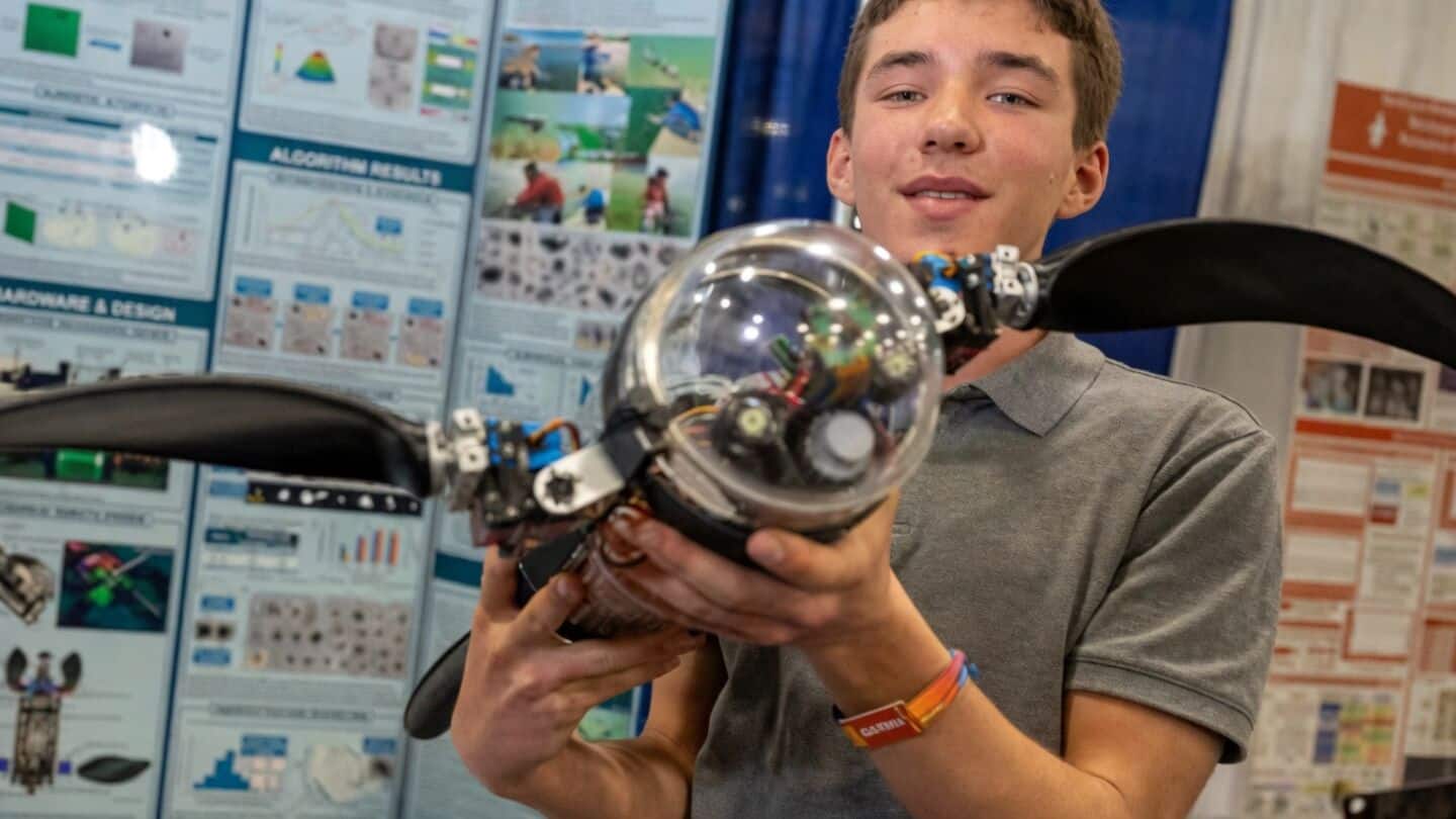 Evan Budz built AI turtle detecting microplastics, won US$50,000 scholarship