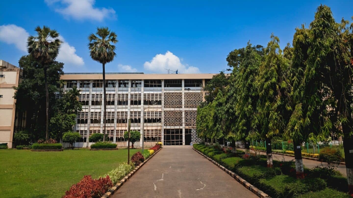 IIT Bombay launches online postgraduate diploma in CS and AI