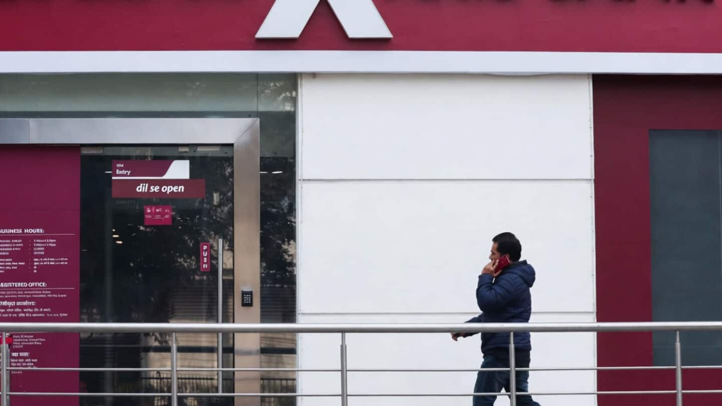 Axis Bank weighs raising Axis Max Life stake to 30%