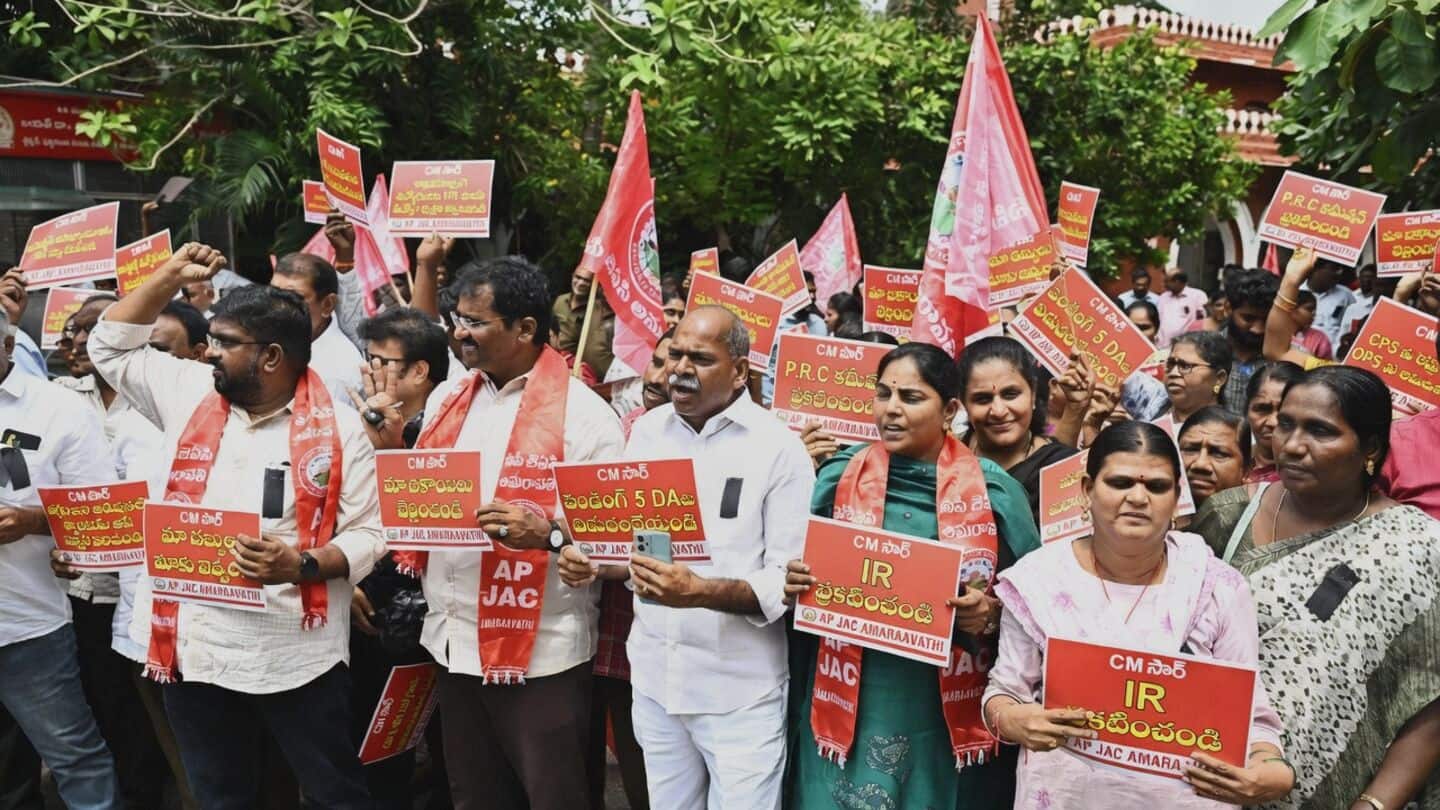 Andhra Pradesh government workers, teachers, pensioners hold Demands Day protests