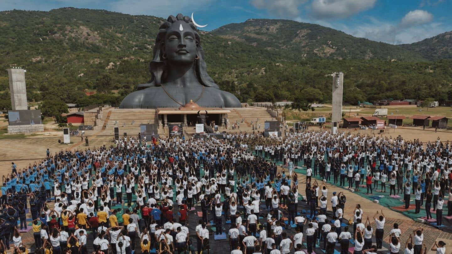 Isha Foundation runs nearly 1,000 sessions for International Yoga Day