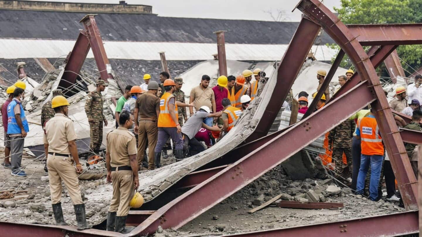 Kolkata Taratala warehouse collapse kills 5, 18 trapped, 2 arrested