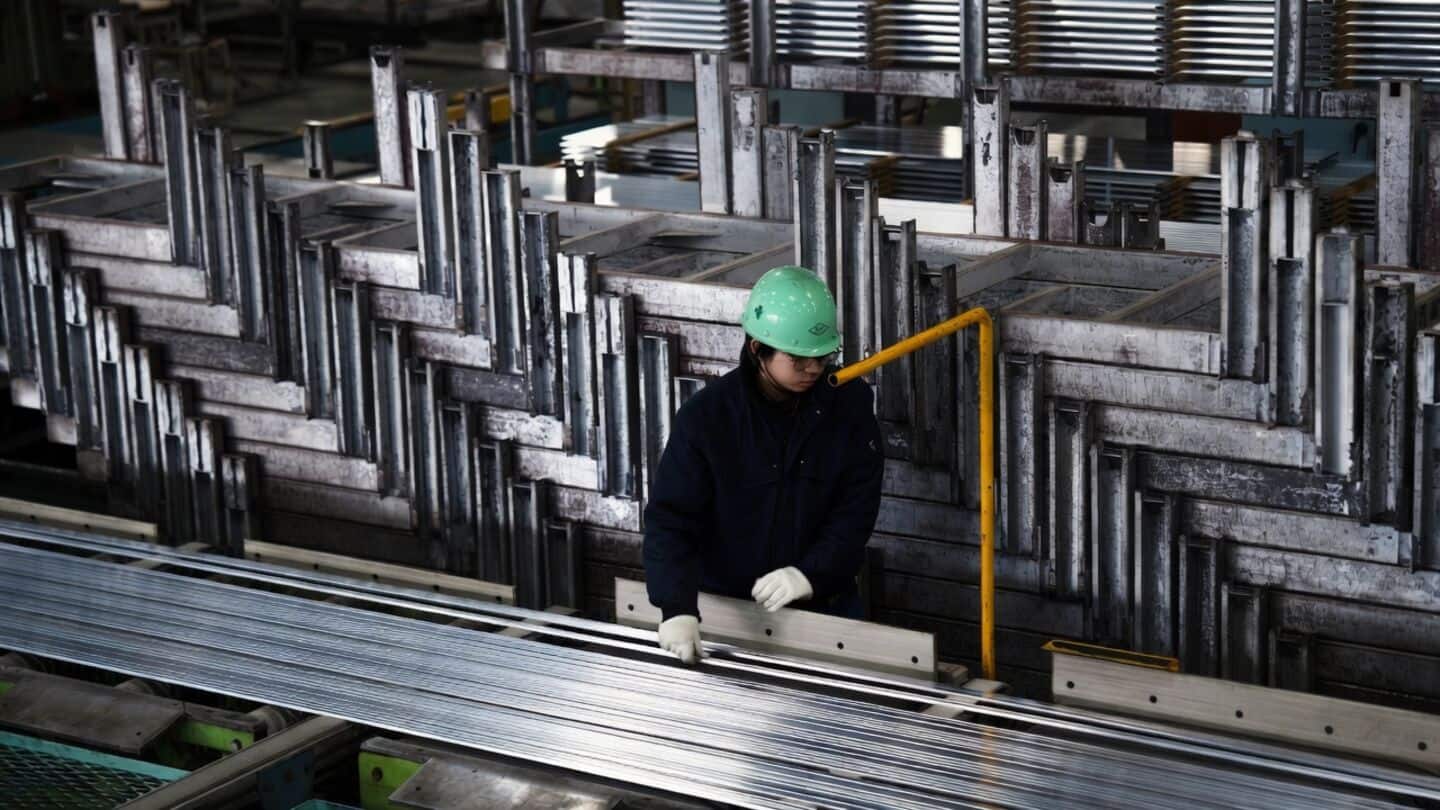 Aluminum prices fall 16% in June to $3,060 per ton