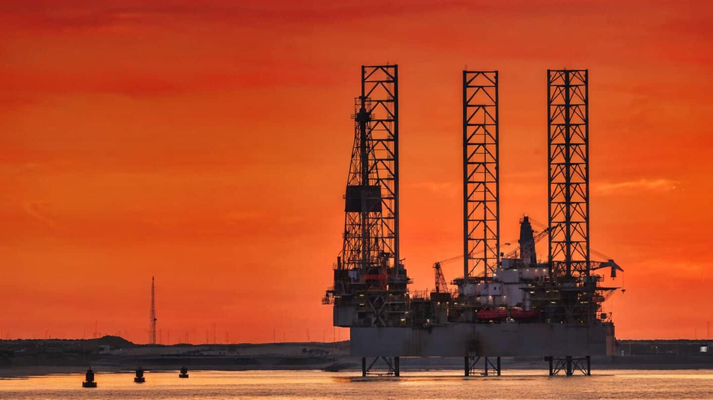 Oil prices soar as US-Iran tensions rise