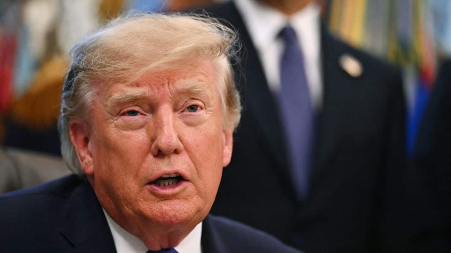 Donald Trump praises Boeing 737 MAX after Flydubai emergency landing
