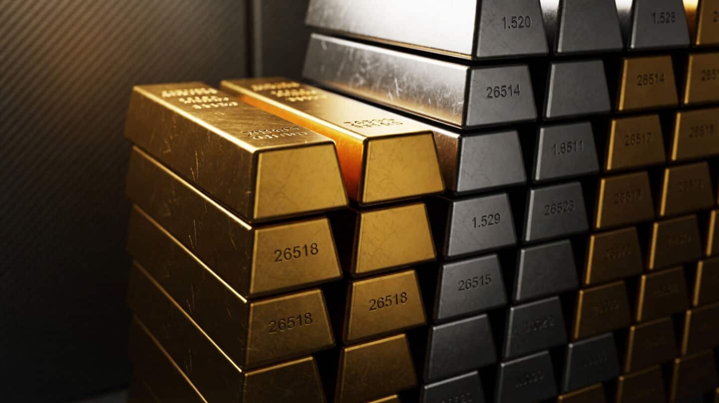 Gold and silver surge amid inflation and global tensions