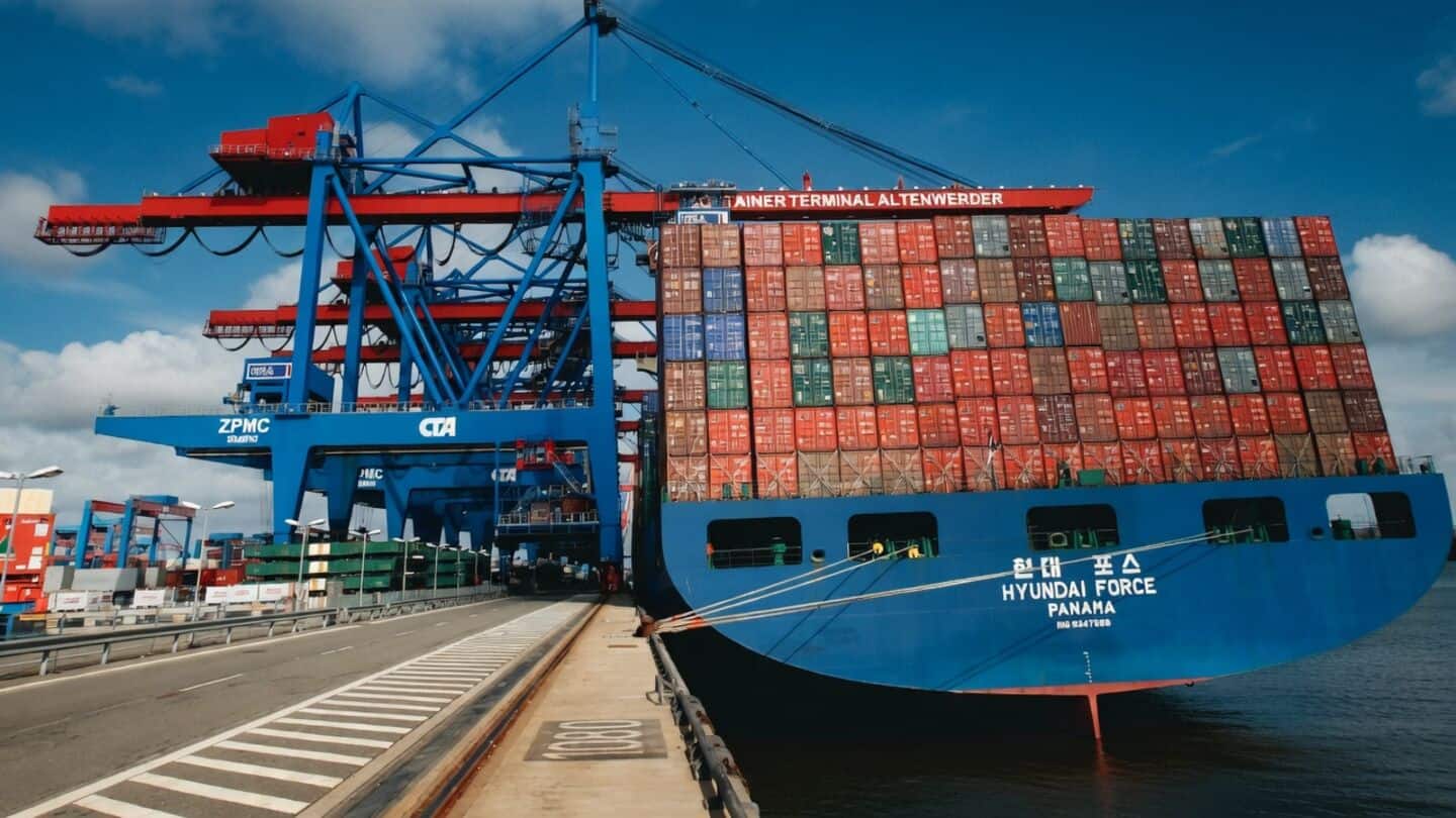 China's July exports nearly 24% higher while imports climb 27.5%