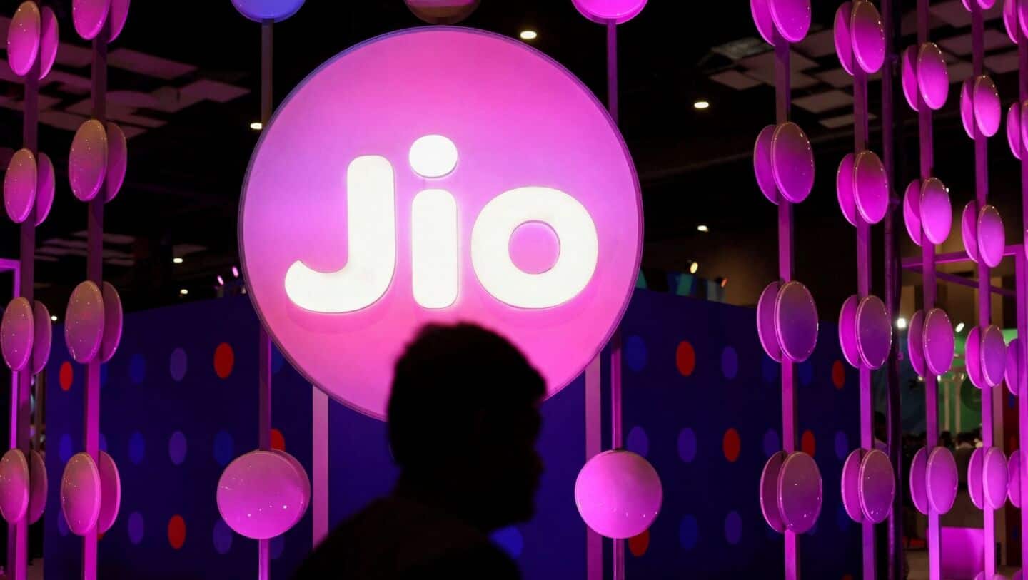 Jio opens budget 4G feature phone recharges after TRAI order