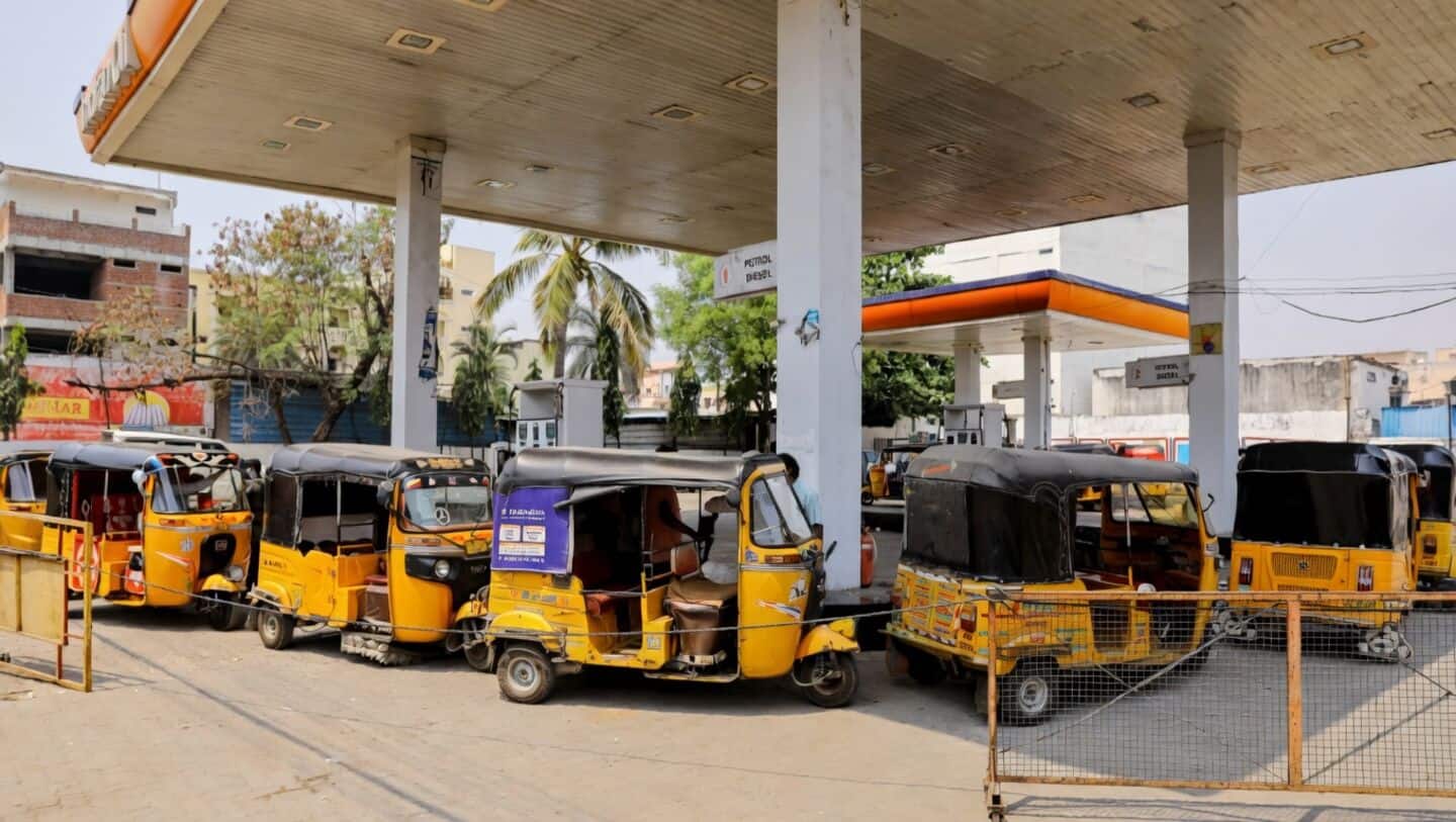Hyderabad LPG shortage pushes auto, cab fares 30% to 50%