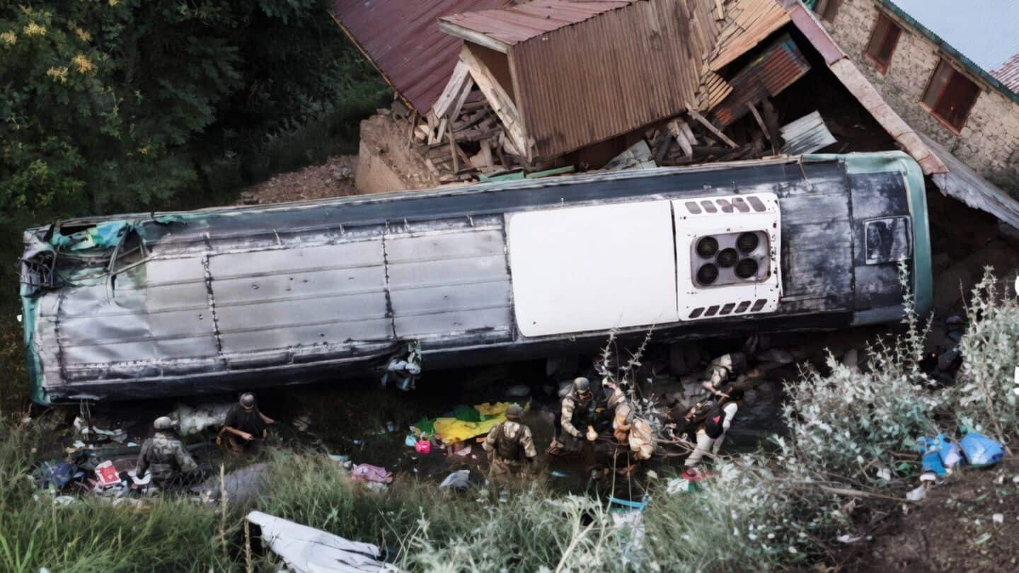 Eight-year-old killed and 16 injured in private Hubballi bus crash