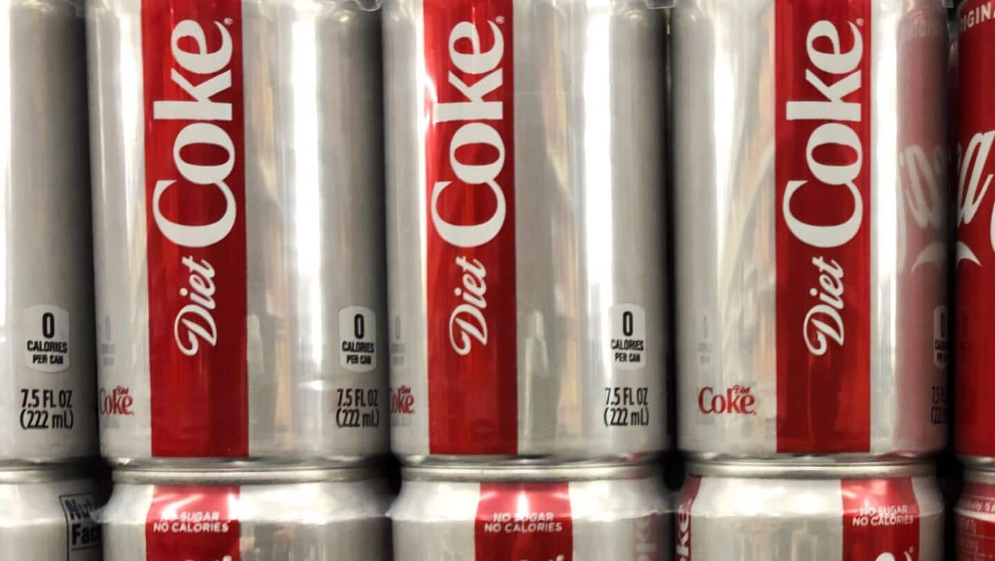 लोगों की पसंदीदा डाइट कोक हुई गायब, मुंबई से लेकर बेंगलुरु तक मची खलबली