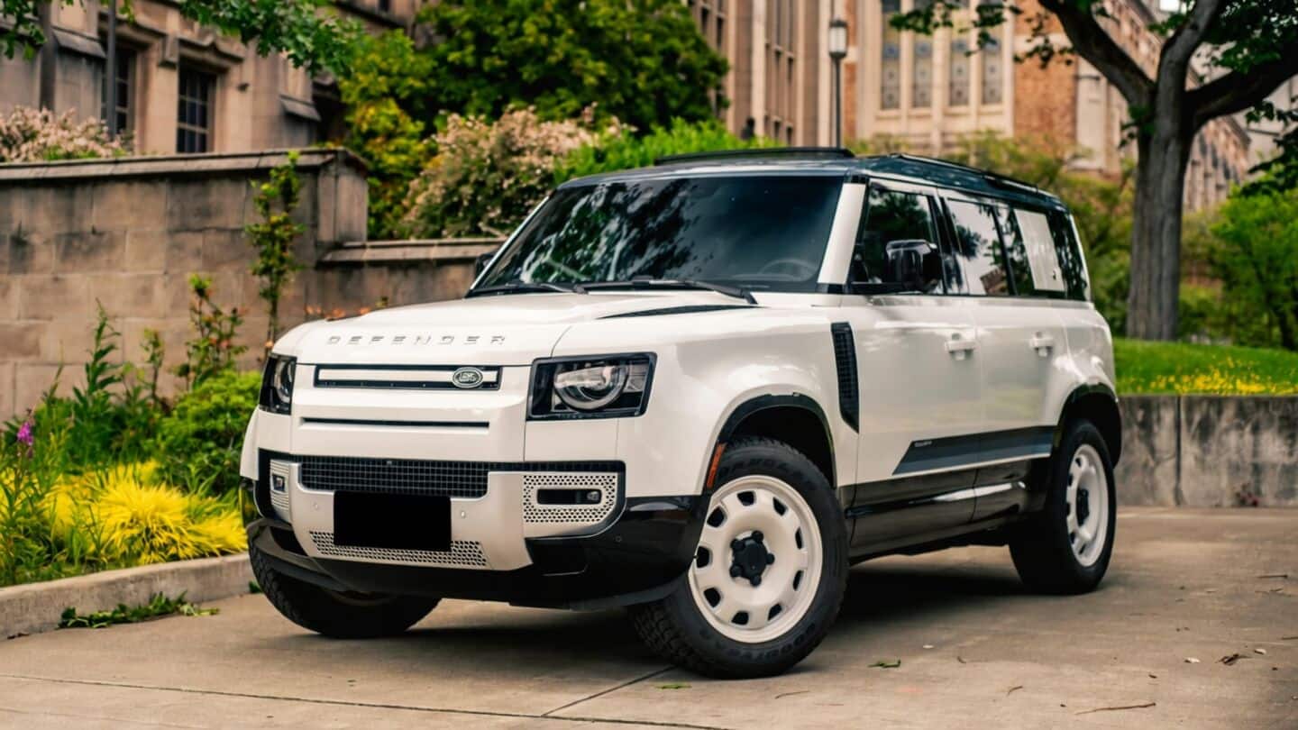Land Rover recalls 250,857 SUVs for corroded driver-side airbag connector