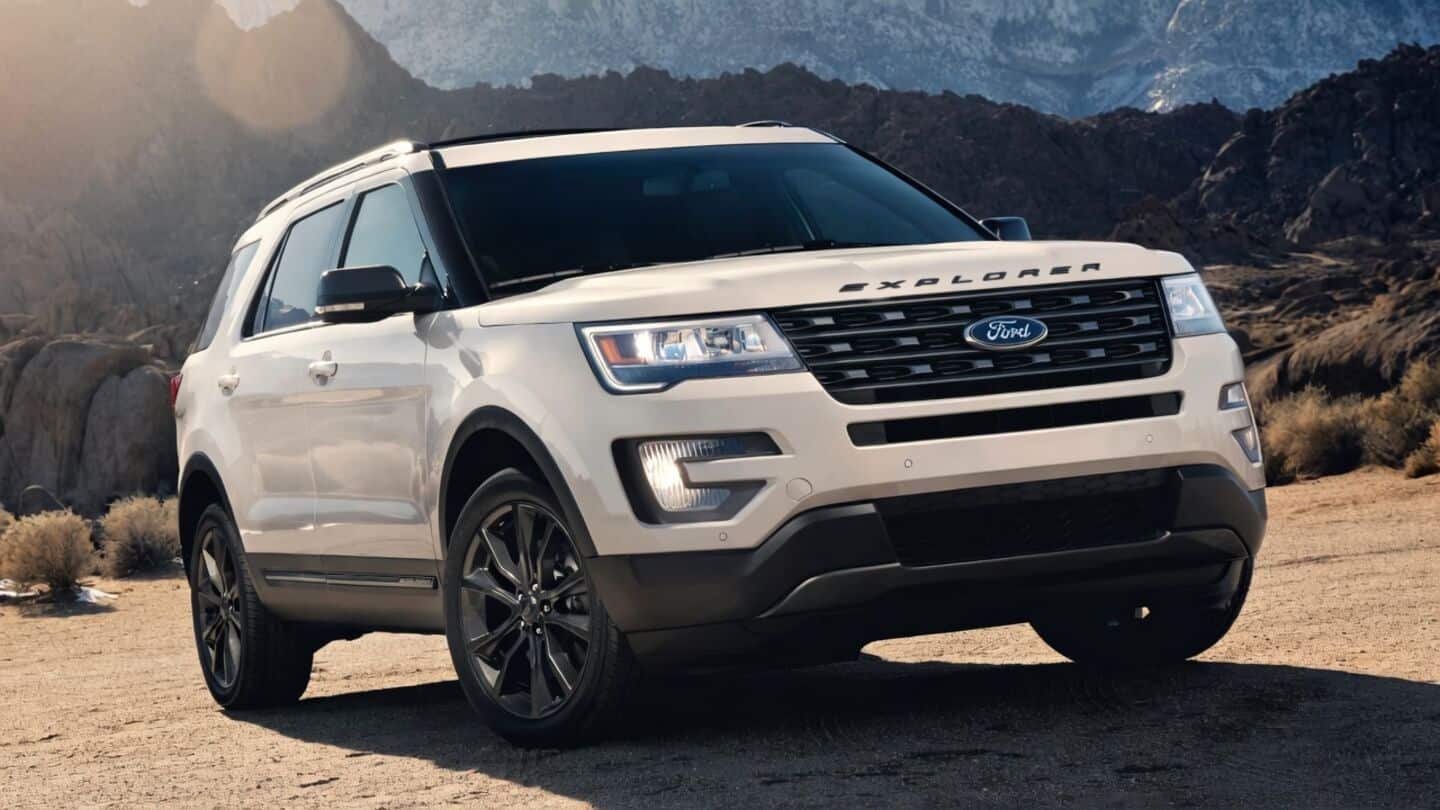 Ford recalls 288,000 Explorer SUVs over loose roof rail covers