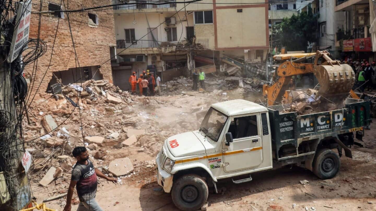 Delhi High Court orders safety checks after Satya Niketan collapse
